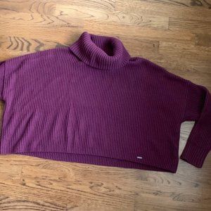 Hollister Women's Boxy Turtleneck Sweater Size Small